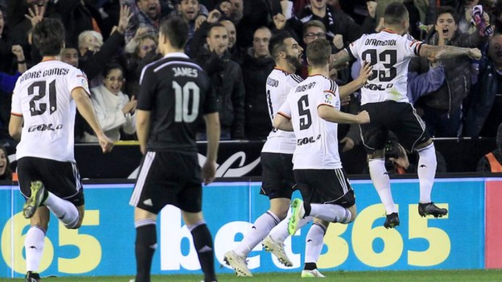 _80052607_otamendi_celebration_ap