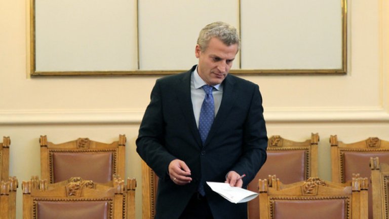 Петър Москов обеща през следващата година средните заплати в спешната помощ да се увеличат с 20 процента