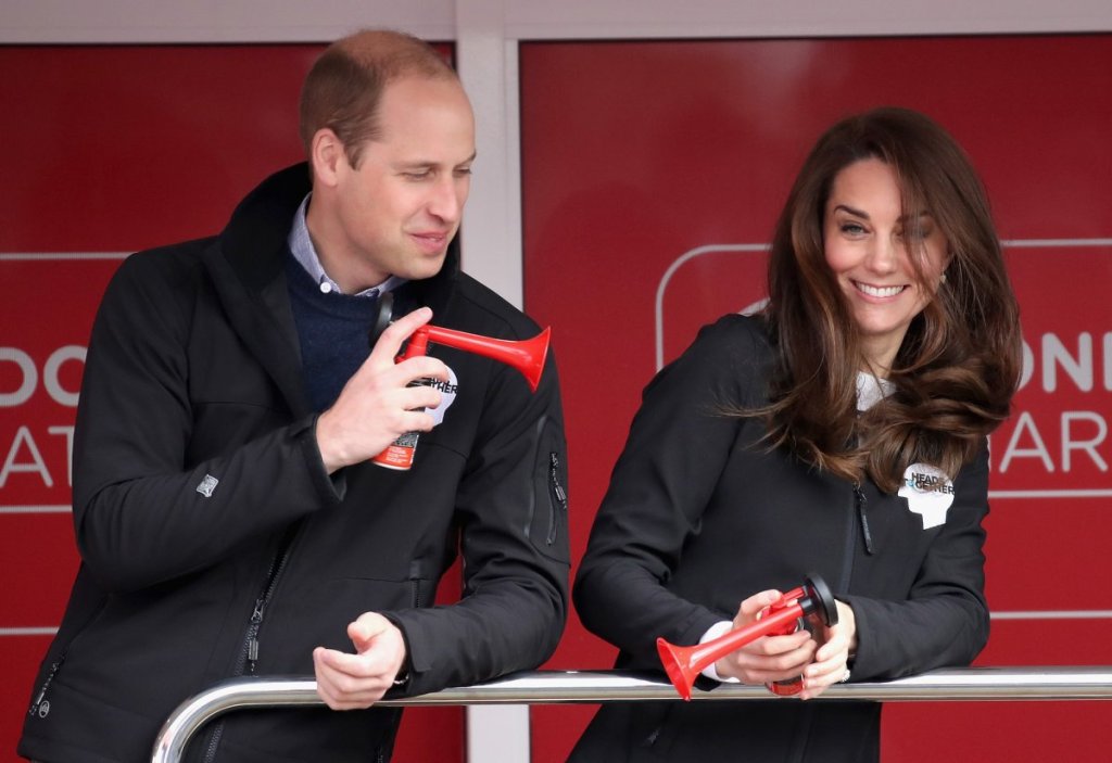 И време за усмивки - в края на април по време на Лондонския маратон.