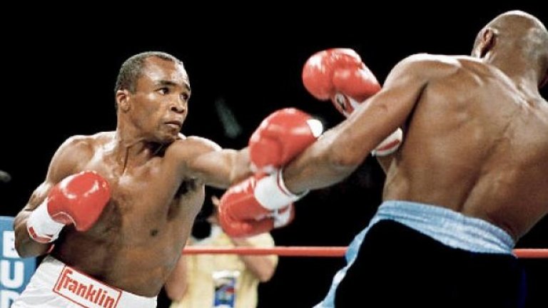 8. Шугър Рей Леонард.
Олимпийски и световен шампион с невероятни способности. Техничен и елегантен, любимец на феновете в целия свят. Първият боксьор, спечелил над 100 милиона долара, с титли в пет различни дивизии.
Постижение: 40 боя, 36 победи, 25 нокаута, 3 загуби, 1 реми.