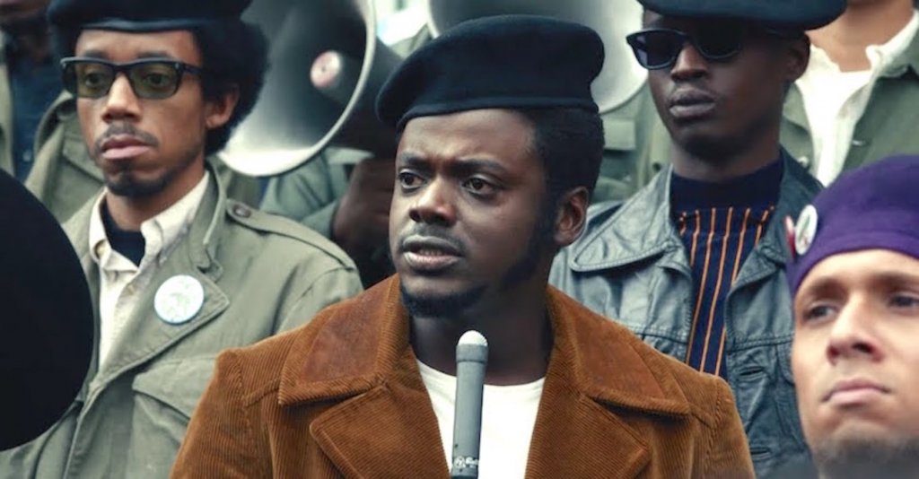 Judas and The Black Messiah
Премиера: 12 февруари
Къде: кино/HBO Max (САЩ)
Тази биографична драма е сред онези ленти, които ще привлекат много повече внимание към себе си отвъд Океана, а у нас не е изключено да бъдат пренебрегнати заради тематиката си. В центъра е Фред Хамптън (в ролята е Даниел Калуя от "Бягай!") - председателят на политическата организация "Черните пантери" в САЩ в края на 60-те години. Сюжетът се фокусира върху това как дребен престъпник се съгласява да стане информатор на ФБР и да инфилтрира организацията.