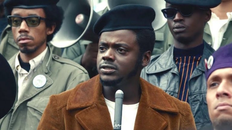 Judas and The Black Messiah
Премиера: 12 февруари
Къде: кино/HBO Max (САЩ)
Тази биографична драма е сред онези ленти, които ще привлекат много повече внимание към себе си отвъд Океана, а у нас не е изключено да бъдат пренебрегнати заради тематиката си. В центъра е Фред Хамптън (в ролята е Даниел Калуя от "Бягай!") - председателят на политическата организация "Черните пантери" в САЩ в края на 60-те години. Сюжетът се фокусира върху това как дребен престъпник се съгласява да стане информатор на ФБР и да инфилтрира организацията.
