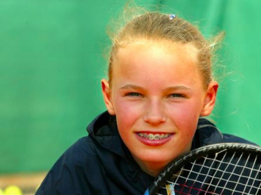 Как изглеждаха Курникова и Шарапова, когато бяха на 16 (видео)