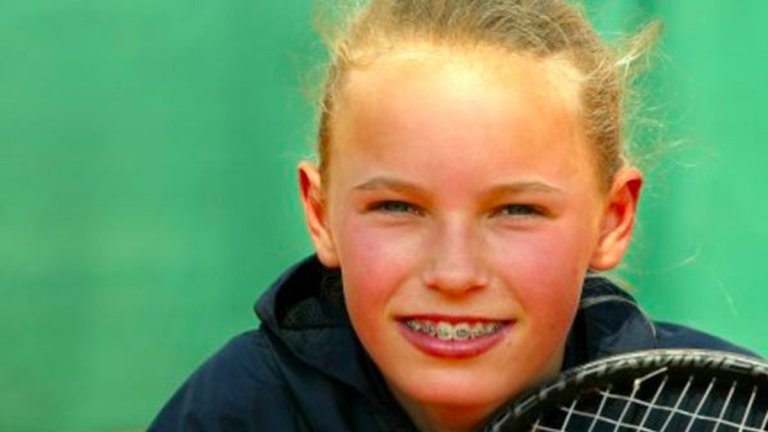 Как изглеждаха Курникова и Шарапова, когато бяха на 16 (видео)