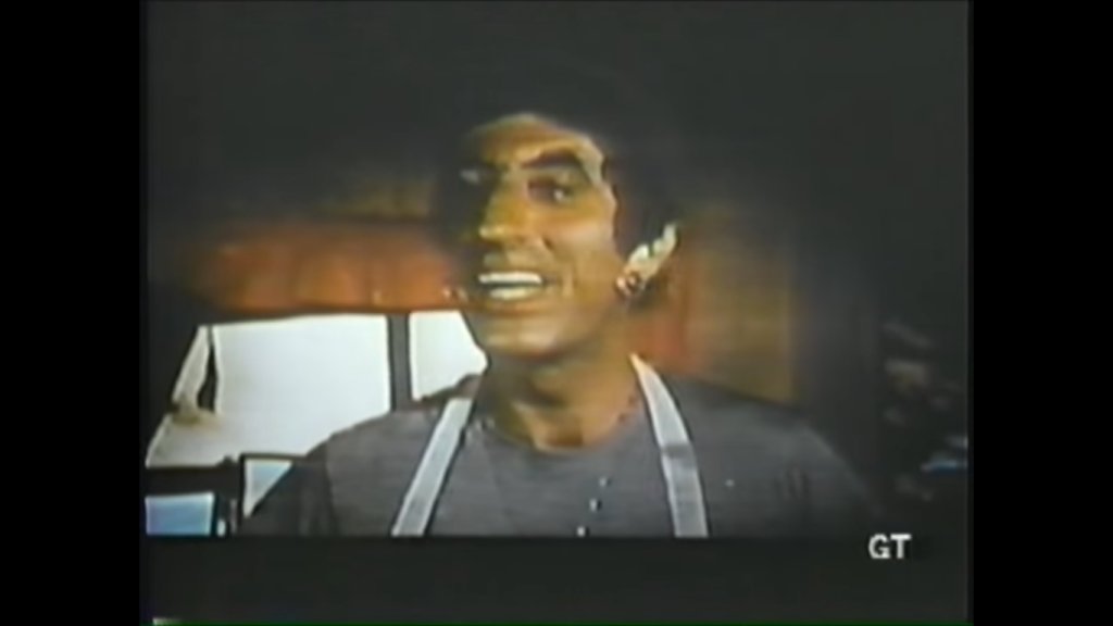 "M*A*S*H" 
1972 – 1983 
Ситком за войната! Толкова актуален, колкото и когато излезе за първи път преди повече от 40 години.
