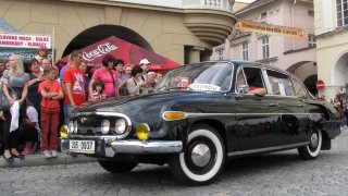 Продажбите на автомобила на частни лица са били забранени