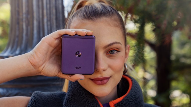 Motorola Razr 40 Ultra не прилича на никой друг сгъваем конкурент на пазара