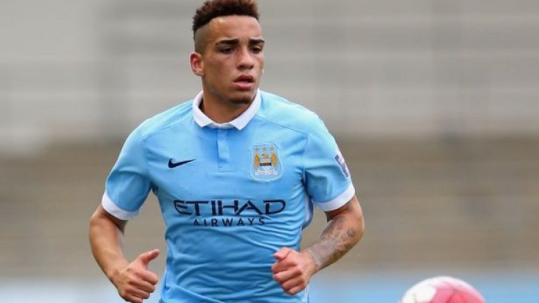 Брайън Кийн (Манчестър Сити до 19 г.)
В двубой срещу Севиля Кийн бе ударен от футболист на испанците и без да има вина напусна терена с червен картон.