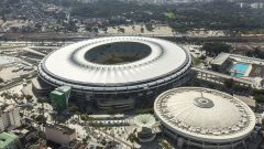 Това е "Маракана". Легандарното съоръжение изниква в съзнението на всеки запалянко, когато чуе "голям стадион", но Меката на футбола в Рио вече не е в Топ 10 на най-големите стадиони в света.