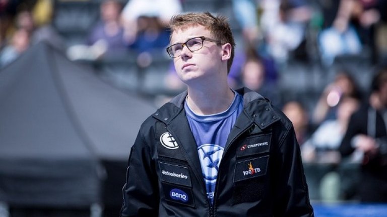 Питър “ppd” Дейджър, $2 628 120
Отбор: Evil Geniuses (Dota 2)
Един от основните виновници за успехите на Evil Geniuses, 25-годишният американец стана един от най-младите капитани на отбори в света. През септември миналата година изненада мнозина, като избра различен път и се насочи към управлението на отбора. В момента той е главен изпълнителен директор на компанията Evil Geniuses.