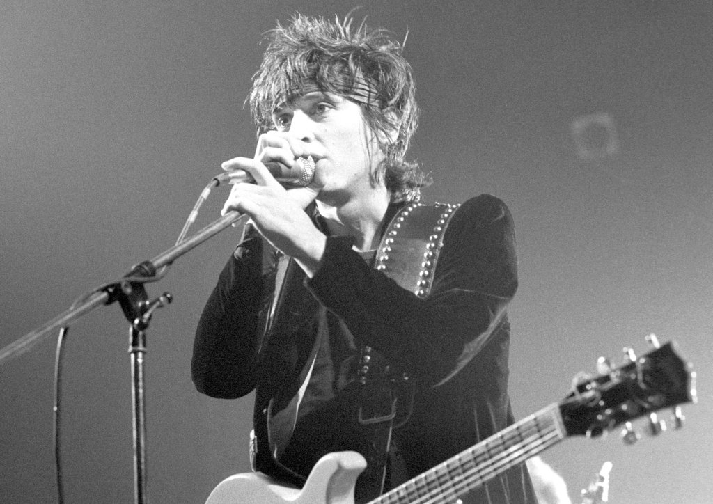 Музикални хроники: Мистериозната смърт на един от култовите герои в пънк музиката