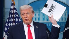 По-рано върховните съдии отмениха предишните търговски тарифи на Тръмп