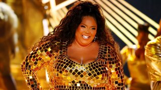 Лизо на съд за сексуален тормоз над свои танцьорки