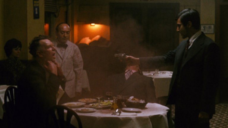 1. Кръстникът/Godfather (1972)

В главните роли са Марлон Брандо и Ал Пачино като ръководители на престъпна фамилия от италиански произход в Ню Йорк. Сюжетът, обхващащ периода от 1945 до 1955 година, е фокусиран върху превръщането на Майкъл Корлеоне от неангажиран родственик в безмилостен мафиотски бос на фона на живота на семейството на патриарха Вито Корлеоне.

Много критици определят "Кръстникът" като един от най-великите филми на световното кино и като един от най-влиятелните, особено в жанра на гангстерските филми. След своето излизане филмът има най-големите приходи в историята на киното - позиция, която запазва до 1976 година, когато е изместен от "Челюсти".