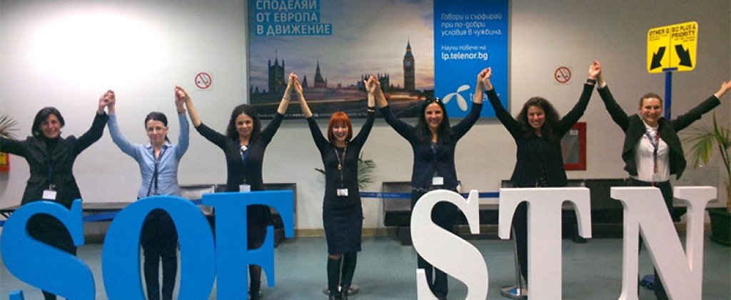 На 25 април 2016 Летище София отпразнува първия полет на Ryanair до Stansted, втората дестинация на нискотарифния превозвач. Полетите до Пиза бяха започнали през април.  През септември компанията започна полети до 16 нови дестинации, а София стана 83-тата