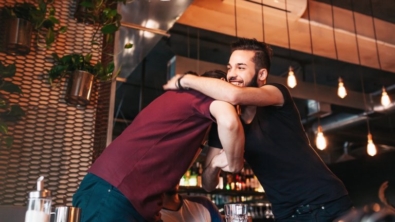Чумата например е прекратила за известно време френското целуване по бузите