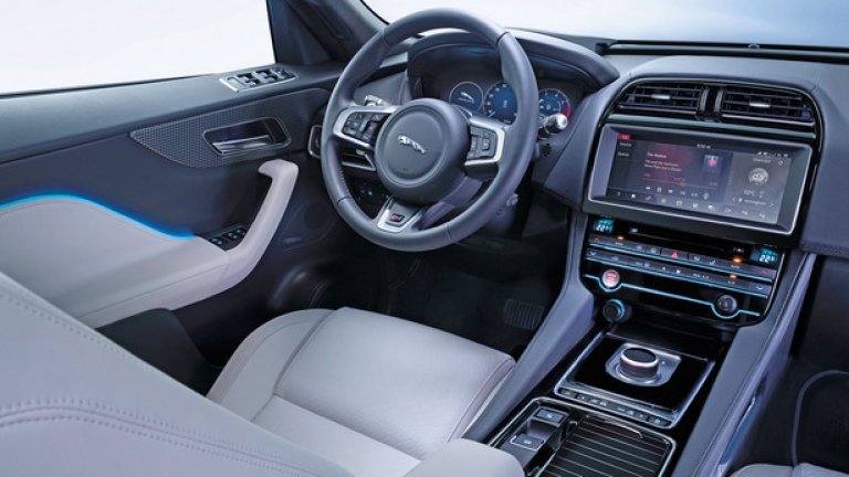 F-Pace е насочен към почитателите на премиум SUV модели