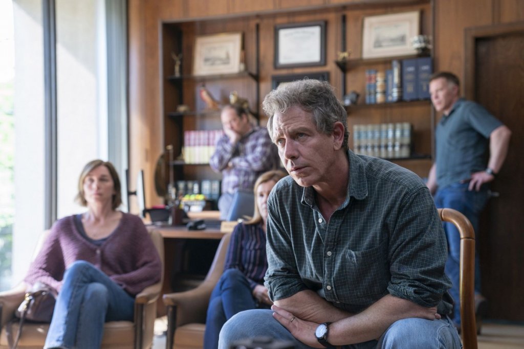 Рационалното мислене на Ралф и хората около него им пречи да приемат истината, която е далеч от техните разбирания за нормално.