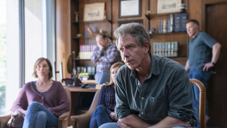 Рационалното мислене на Ралф и хората около него им пречи да приемат истината, която е далеч от техните разбирания за нормално.