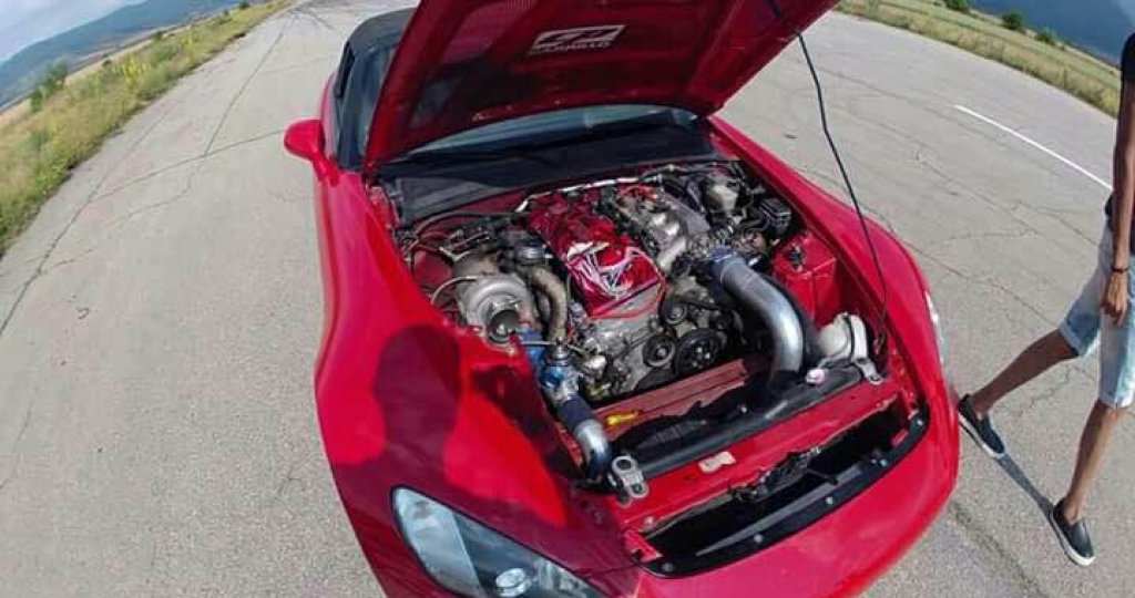 Капака на клапаните на тунингована Honda S2000
