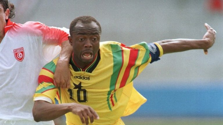 Абеди Пеле, Гана
Пеле е една от първите супер звезди на африканския футбол, а националният тим на Гана дълго време разчиташе основно на неговия талант. С него в състава Гана спечели Африканската купа на нациите през1982, през 1992 игра на финал, а през 1996 – на полуфинал. Между 1982 и 1998 Пеле записа 67 мача за Гана и вкара 33 гола.