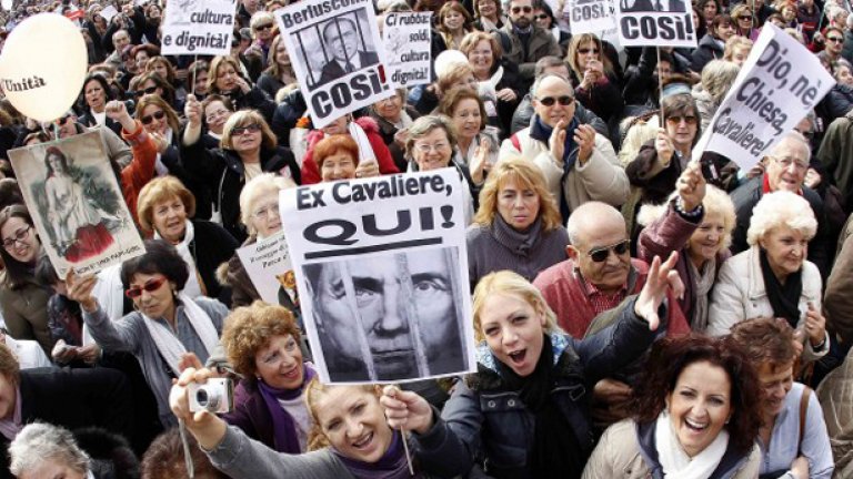 Жените в Италия искат затвор за Берлускони