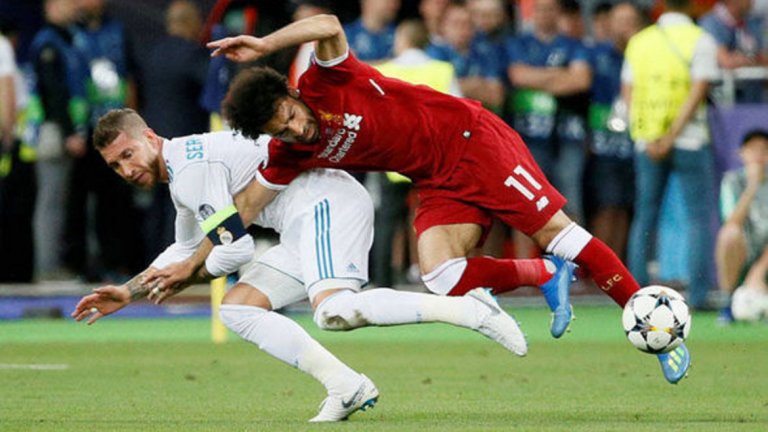 Всеизвестният епизод между двамата на финала на Шампионската лига извади Салах от мача, а египтянинът игра невъзстановен и на Световното първенство