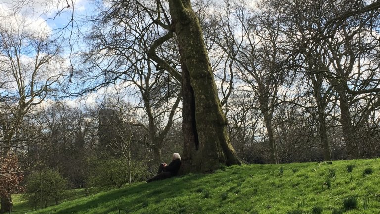 Cheers! за Лондон, кръчмите с камбанария и момичетата с най-тънките токчета