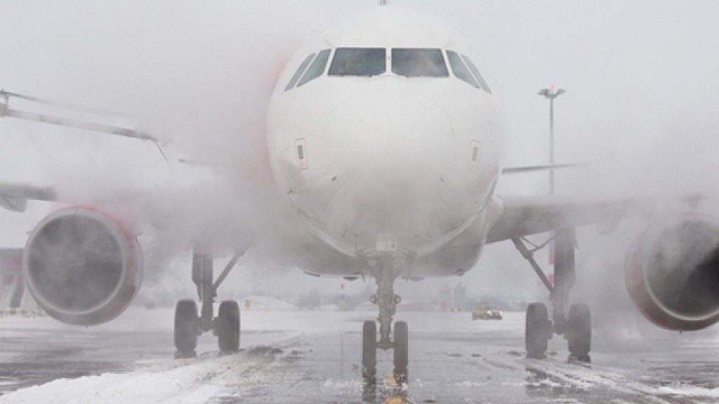 plane ice