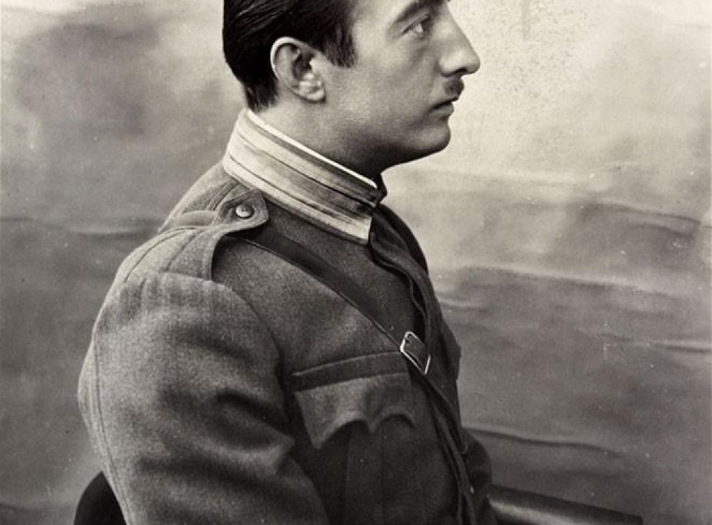 Zog_I_(side_portrait)