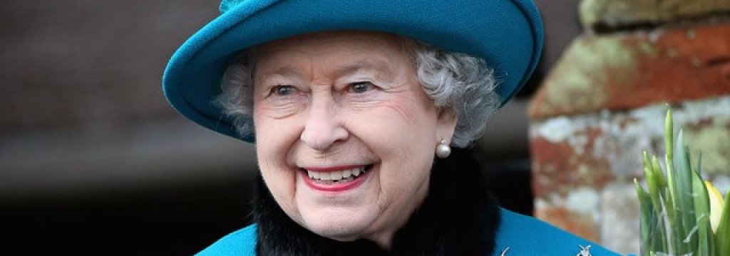gty_queen_elizabeth_gift_broach_ll_130117_wg