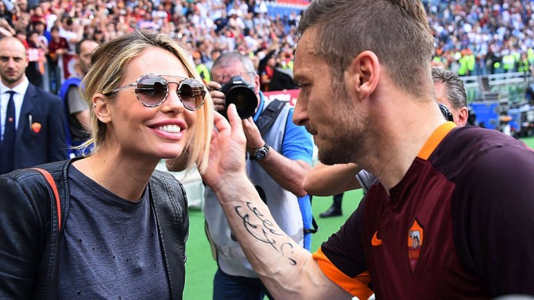 Добра и лоша новина от Тоти. След толкова години в Рома разби сърцата на тифозите на "вълците". Но поне Илари е "бременна"...