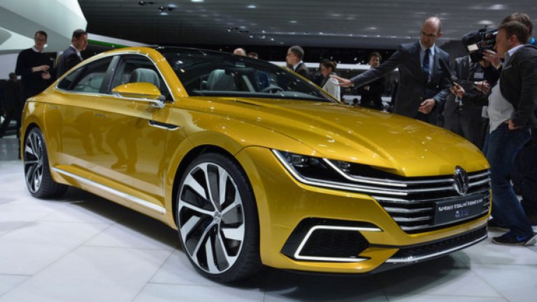 Volkswagen Sport Coupe Concept GTE
На пръв поглед концептът прилича на по-модерна версия на Passat CC. Но от компанията обясняват, че е създаден, за да бъде позициониран над актуалното купе с 4 врати – може би това ще се първите стъпки на модела в премиум сегмента?
