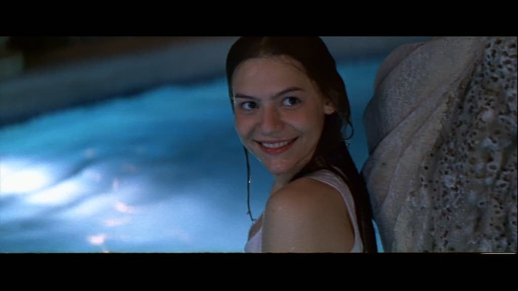 Клеър Дейнс като Жулиета от култовия филм на Баз Лърмън (1996)