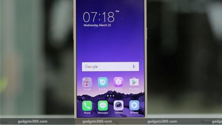 Oppo F3 Plus 
Устройството на китайския производител Oppo се очаква да излезе съвсем скоро, до края на месец април. Моделът е насочен преди всичко към най-отдадените фенове на селфитата. 
F3 Plus ще се появи с двойна предна камера от сензори с 16 и 8 мегапиксела, f/2.0 бленда и режим за широкоъгълни фотографии в софтуера на апарата. Телефонът има голям, 6-инчов full HD дисплей, както и 16-мегапикселова задна камера с f/1.7. Под капака му се крие Snapdragon 653, 4GB RAM, вградена памет в размер на 64 GB и 4000 mAh батерия.