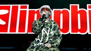 Когато вокалистът на Limp Bizkit, женен за украинка, каза, че Путин е “готин човек с морални принципи”
