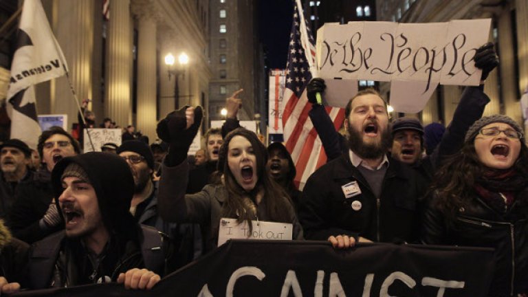 Над 300 арестувани от "Окупирай Уолстрийт"