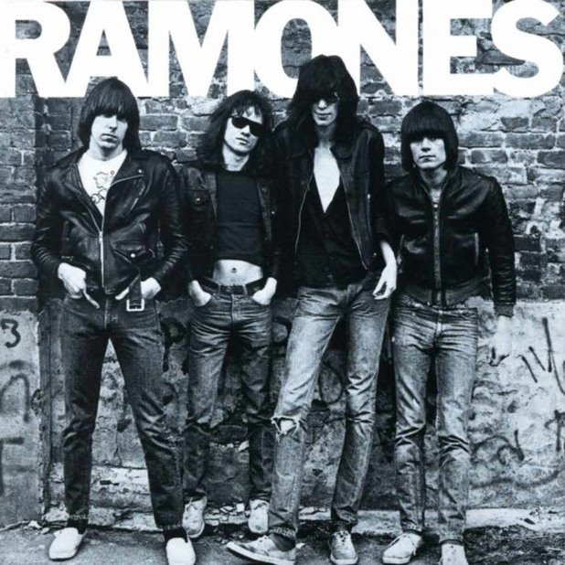 9.) THE RAMONES - RAMONES (1976)

The Ramones са оригиналните пънкари на Ню Йорк и първият им албум остава един от най-добрите примери за бързи, закачливите и силни рифове, които превърнаха пънка в това, което е. Ramones са пионери в back-to-basics звученето, което избягва прогресивния рок и дългите китарни соло-изпълнения, с които рок-музиката става известна през 70-те. Те въвеждат суров, силен, бърз и директен звук, често свързван с рок-енд-рола на 50-те и 60-те. Групата подписва договор със Sire Records през есента на 1975 г. и записва дебютния си албум Ramones. Следва поредица от концерти, които вдъхновяват бъдещи пънк-звезди като Clash и Sex Pistols.