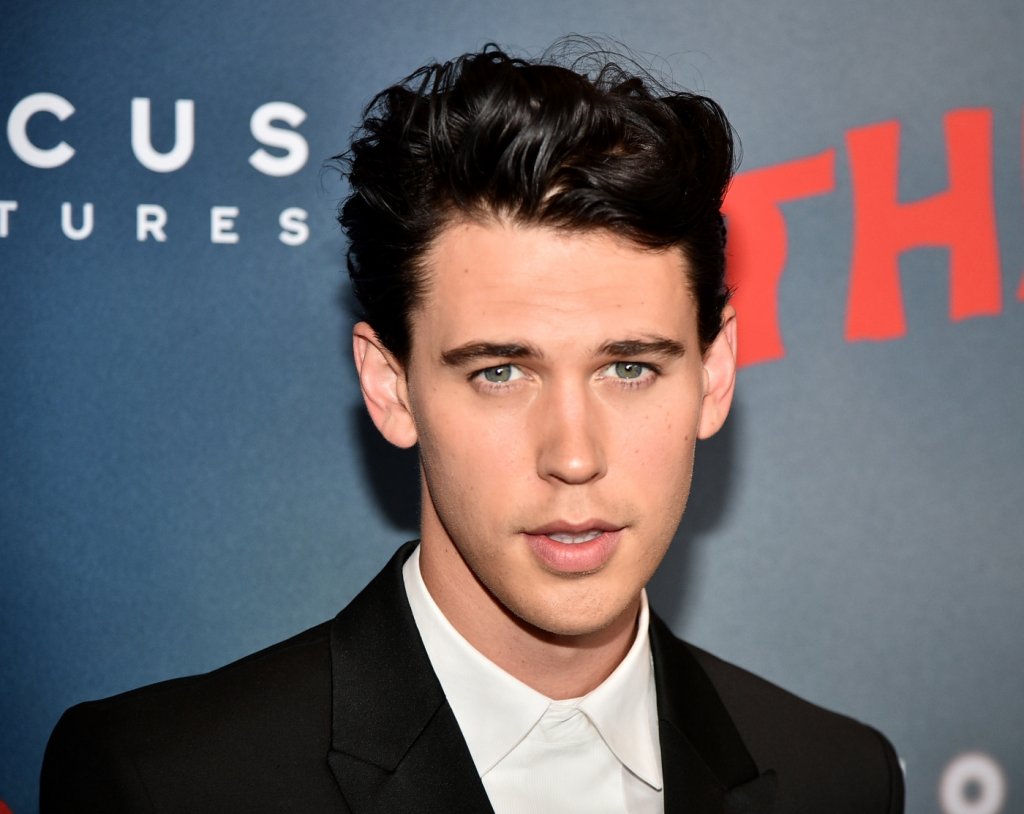 "Елвис" (Elvis)
Премиера: 5 ноември
С оглед на всичките биографични филми за музиканти беше неизбежно да видим такъв и за Краля на рокенрола. Добрата новина е, че режисьор е Баз Лурман ("Мулен Руж", "Великият Гетсби"). В главните роли - на Елвис Пресли и неговия мениджър - са Остин Бътлър ("Имало едно време в Холивуд") и небезизвестният Том Ханкс.