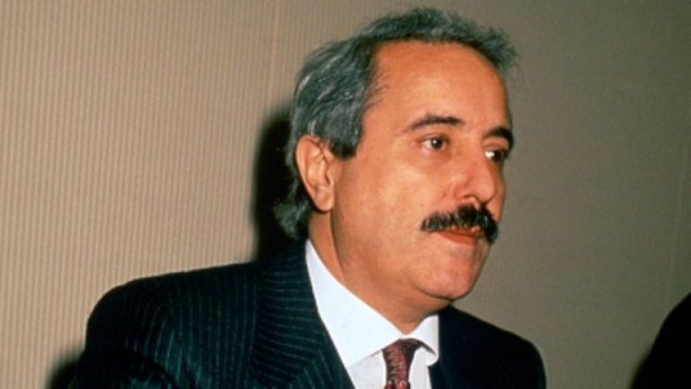 На 23 май 1992 година умира Джовани Фалконе - емблематичен италиански магистрат в борбата срещу мафията