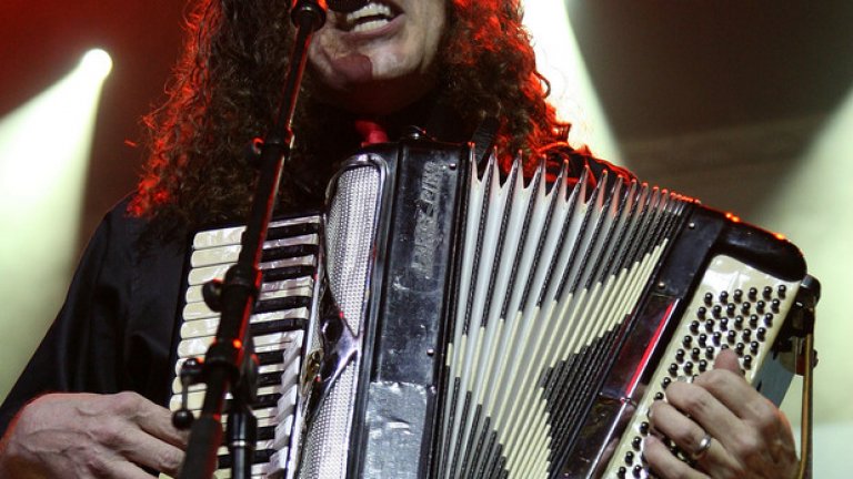 Тази година Weird Al ще стане на 55 години