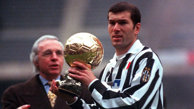 1998 - Зинедин Зидан, Ювентус
Зизу се отказа от футбола 8 години след като взе "Златната топка" като играч на Ювентус. От няколко години е треньор, а в началото на тази година пое Реал Мадрид и изведе тима до триумф в Шампионската лига.