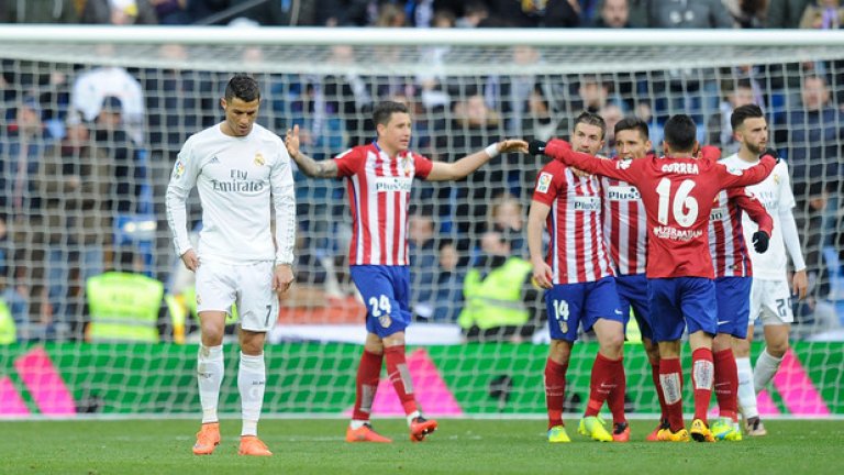 7. Загубата на Реал Мадрид от Атлетико прекъсна серията им 16 последователни двубоя в европейските клубни турнири без загуба.