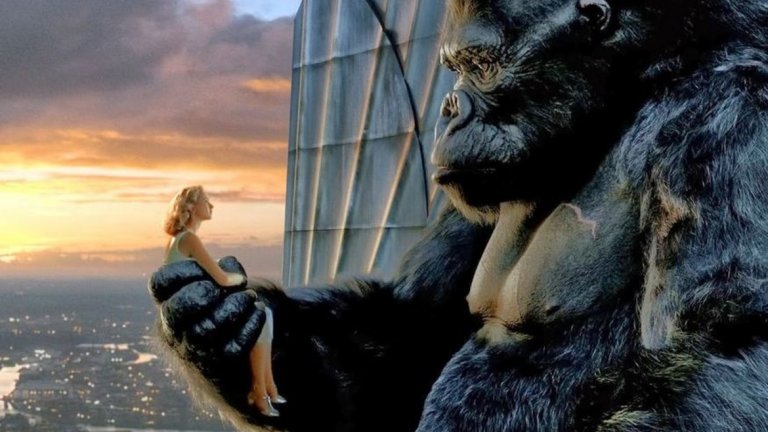 Кинг Конг (King Kong, 2005)

След успешната им работа заедно около "Властелинът..." е разбираемо защо Питър Джаксън се обръща към Съркис и за следващия си проект - нова версия на историята за гигантската горила Кинг Конг. За ролята на 7,6-метровата маймуна Съркис изучава поведението на горили в Лондонския зоопарк, както и на такива на свобода в Руанда. Резултатът е убедително пресъздадена маймуна, която съумява да провокира емоции в зрителите. Интересен факт е, че във филма Съркис може да бъде видян и в напълно човешка роля - тази на Лъмпи, бръсначът и готвач на кораба "Венчър".