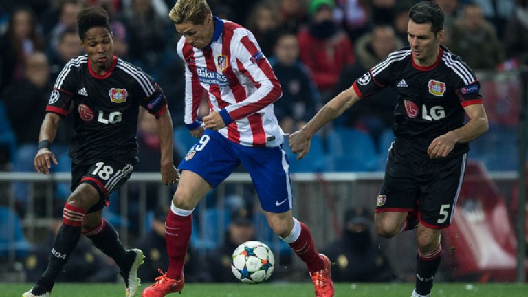 Фернандо Торес. Отбор: Атлетико Мадрид, Рейтинг: 10/10, Настоящ отбор: Атлетико Мадрид. През 2004 г. Хлапето вече бе капитан и играеше редовно. Светът буквално бе в краката му. В Ливърпул вече бе най-добрият №9 в света.