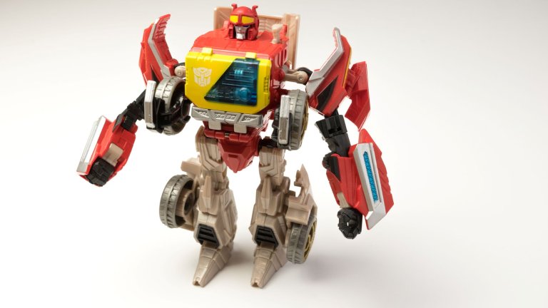 2024 г. - Фигурки на "Трансформърс"

Екшън фигурките от "Трансформърс" са вдъхновени от популярния анимационен и филмов франчайз. Всяка фигурка може да се трансформира от робот в превозно средство (например автомобил, самолет или камион) и обратно. Подходящи са както за игра, така и за колекциониране, като често включват детайлни дизайни и ярки цветове, характерни за съответния герой.