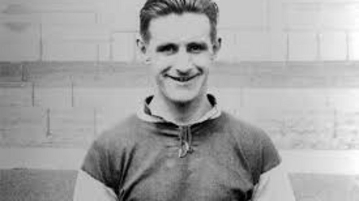 Вик Уотсън, Уест Хем - 326 гола
Купен е за 50 паунда от Уелингборо и оправдава напълно трансферната си сума, прекарвайки 15 години в Уест Хем между 1920-1935. Уотсън има 13 хеттрика за "чуковете".
