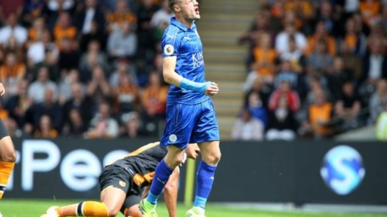 Лестър – Хъл, събота 17:00 часа
Изненадващо, Хъл стигна до само 1:1 срещу Бърнли в последния кръг и направи ситуацията си още по-трудна. Сега „тигрите” гостуват на шампиона Лестър, който изглеждаше като прероден при победата с 3:1 над Ливърпул след уволнението на Клаудио Раниери. Първият двубой през сезона завърши с успех за „тигрите” и сега шампионите ще искат реванш пред собствена публика. Лестър дръпна леко след успеха над Ливърпул, но все още е само на две точки от опасната зона, където е Хъл. Двубоят е директен сблъсък за оставането във Висшата лига и може да очакваме голове, тъй като времето за трупане на точки изтича. 
Сигурна прогноза:  1 – 1,85
Рисков залог: 1 и над 2,5 гола – 3