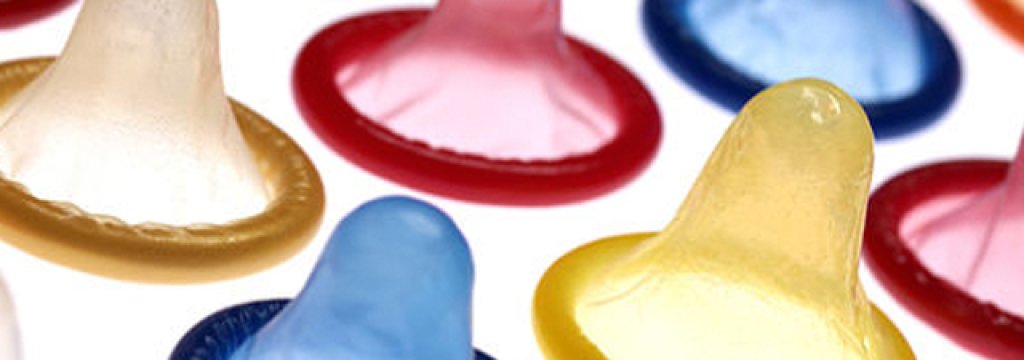 Durex  призовава за създаване на емотиконка с презерватив, с която да могат да се отправят предложения за безопасен секс. 