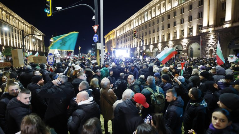 Дайте и за някакъв референдум за бюджета да помислим, пари за избори винаги сме имали достатъчно